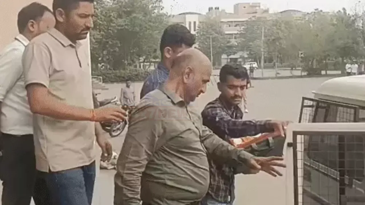Vadodara SOG ASI Laxmikant Desai Suspended