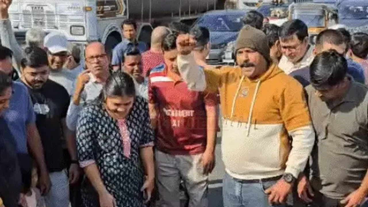 Narhari Amin Controversy