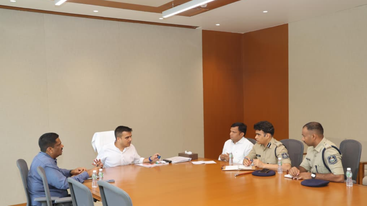 વિધાનસભા સંકુલને બોમ્બની ધમકી મળતા Harsh Sanghvi નારાજ