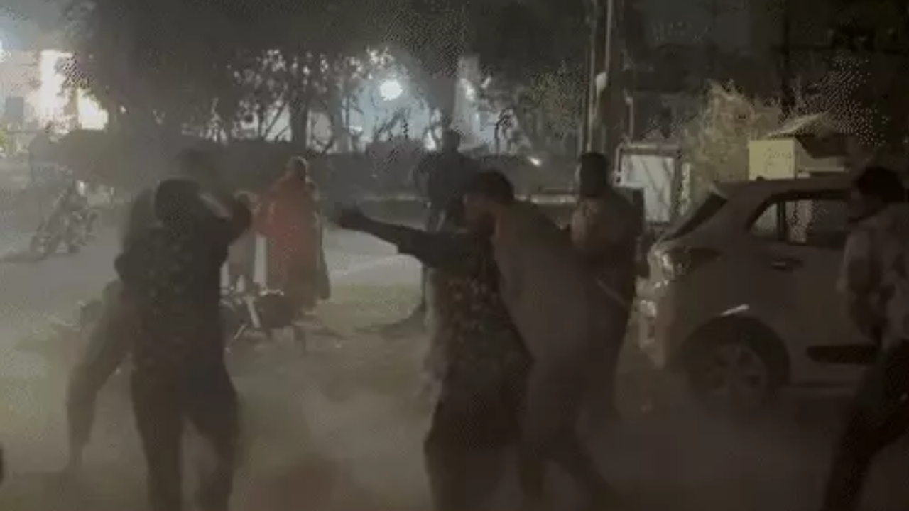 અમદાવાદમાં Knife Girlના વાઇરલ વિડીયોથી સનસનાટી