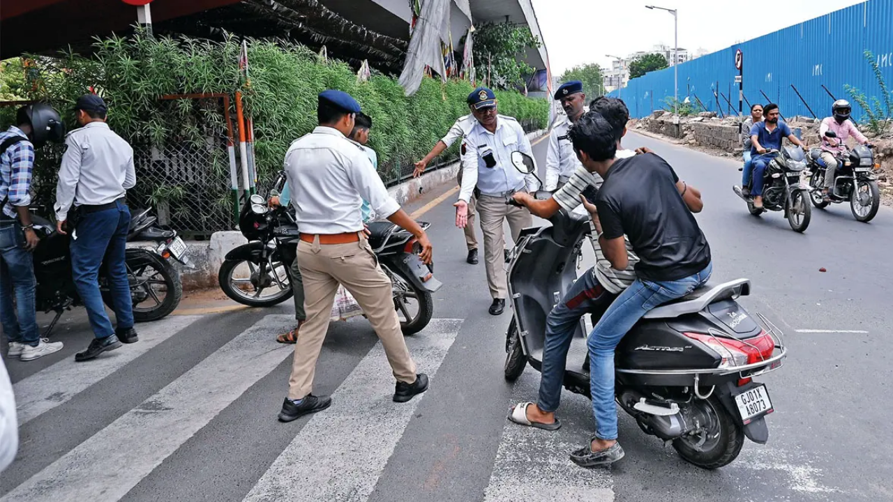 Traffic Policeની અમદાવાદમાં ડ્રાઇવ, 3 કરોડનો દંડ વસૂલાયો