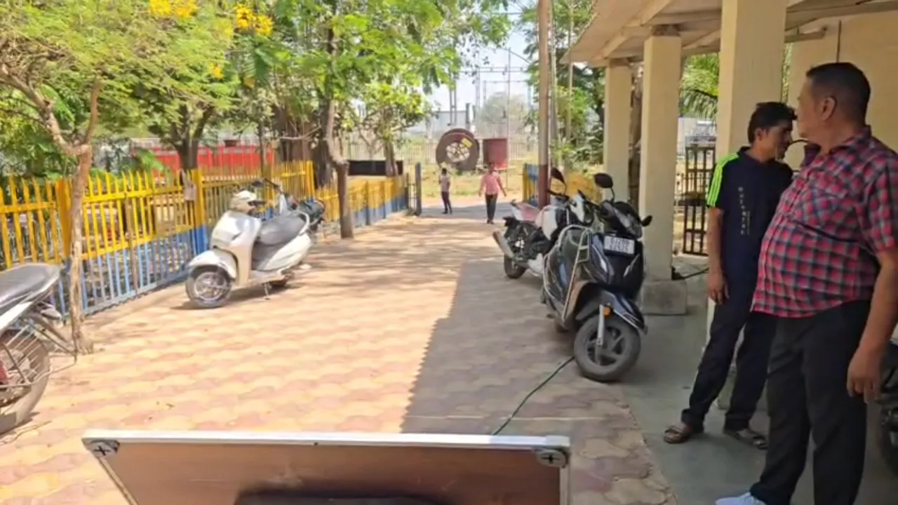 Dahod Railway Canteen Close