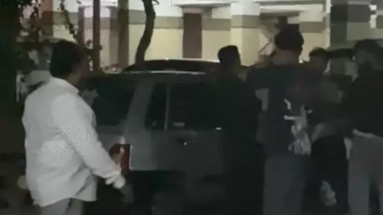 Surat Jahangirpura Firing Hammer Attack Video