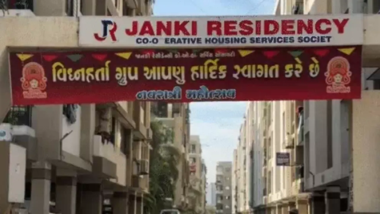 Surat Jahangirpura Firing Hammer Attack Video