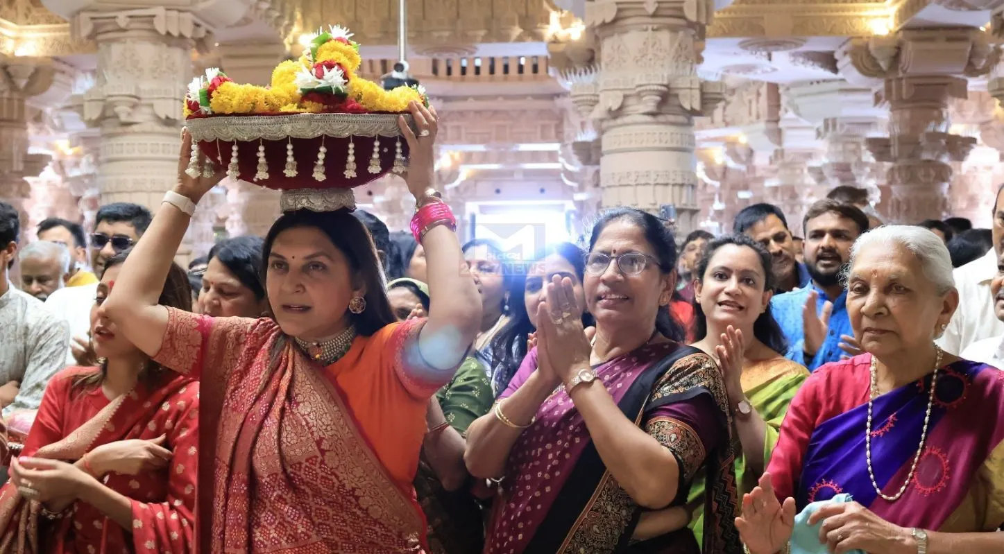 Anandiben Patel. આનંદીબેનનું સ્વાગત, બાવન ગજની ધજા, અનાર પટેલ, ખોડલધામ દર્શન