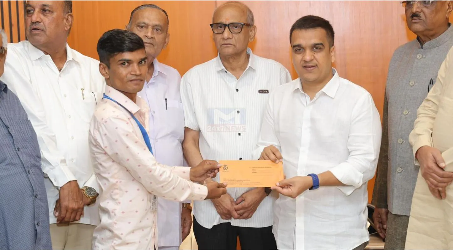 Harsh Sanghvi, નરેન્દ્ર મોદી, ગાંધીનગર, દિવ્યાંગો, અકસ્માત વીમાનું કવચ