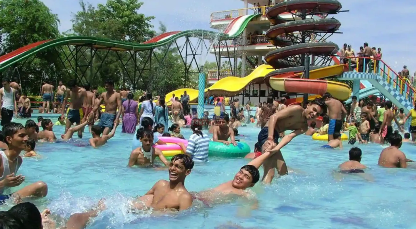 Swimming Pool ,ક્લોરીન ,પાણી, સ્નિમ સૂટ, બાળકો