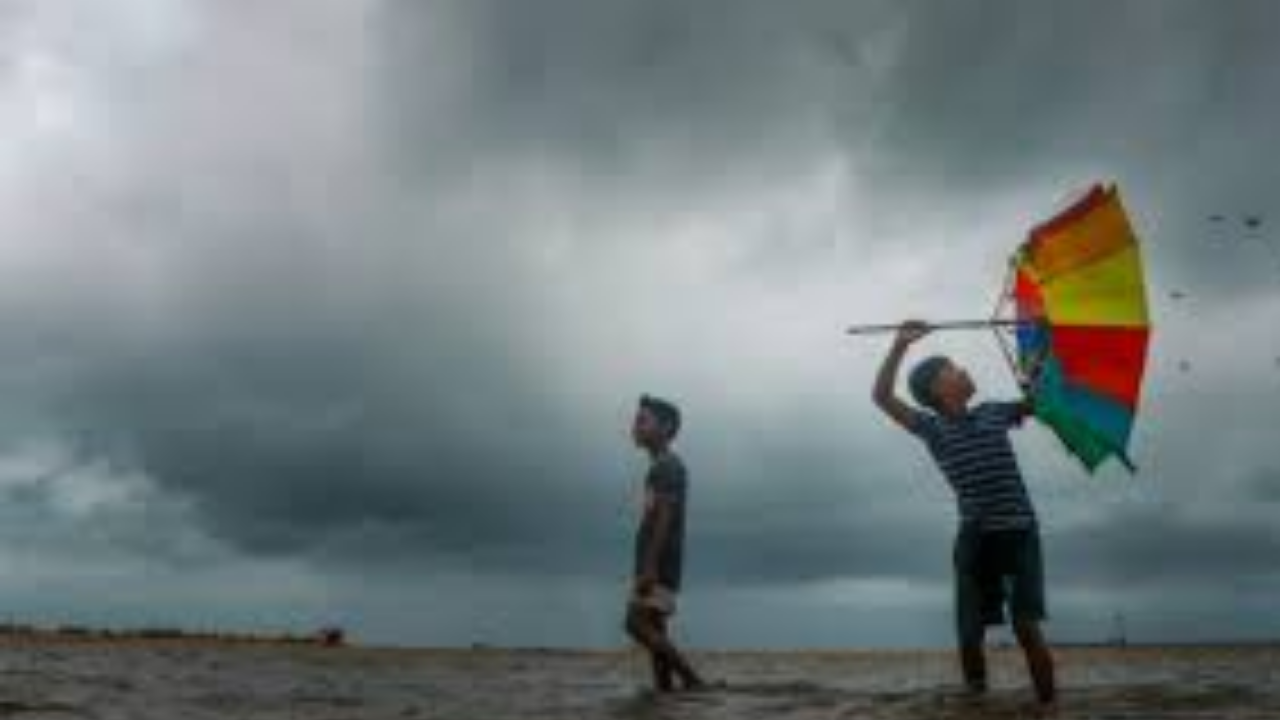 Rain ગુજરાતમાં ત્રાટકવાની આગાહી, સાવધ રહેવા ચેતવણી