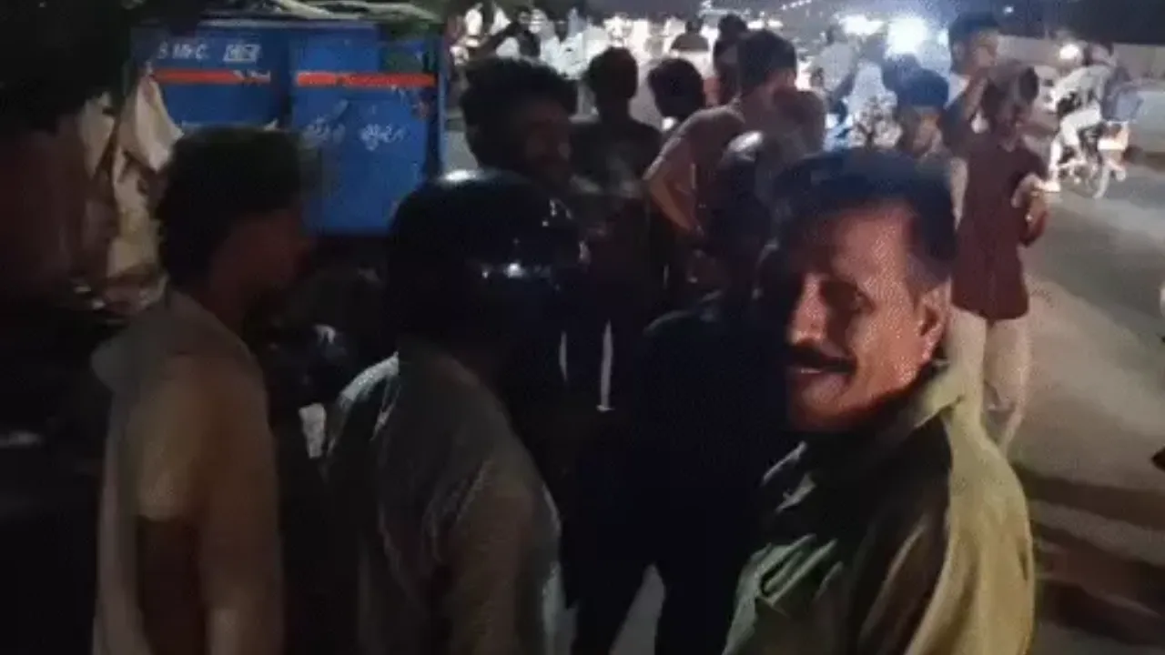 Surat Bhestan SMC Tempo Meat Case