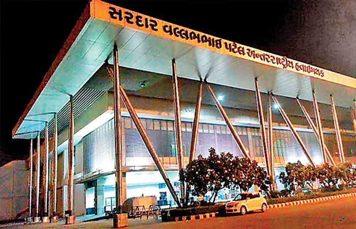 અમદાવાદ એરપોર્ટ  