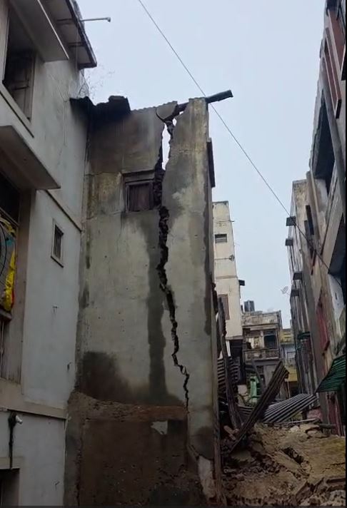 અમદાવાદમાં Old House Collapse