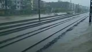 South Gujarat Rain: રેલવે સેવા ખોરવાઈ