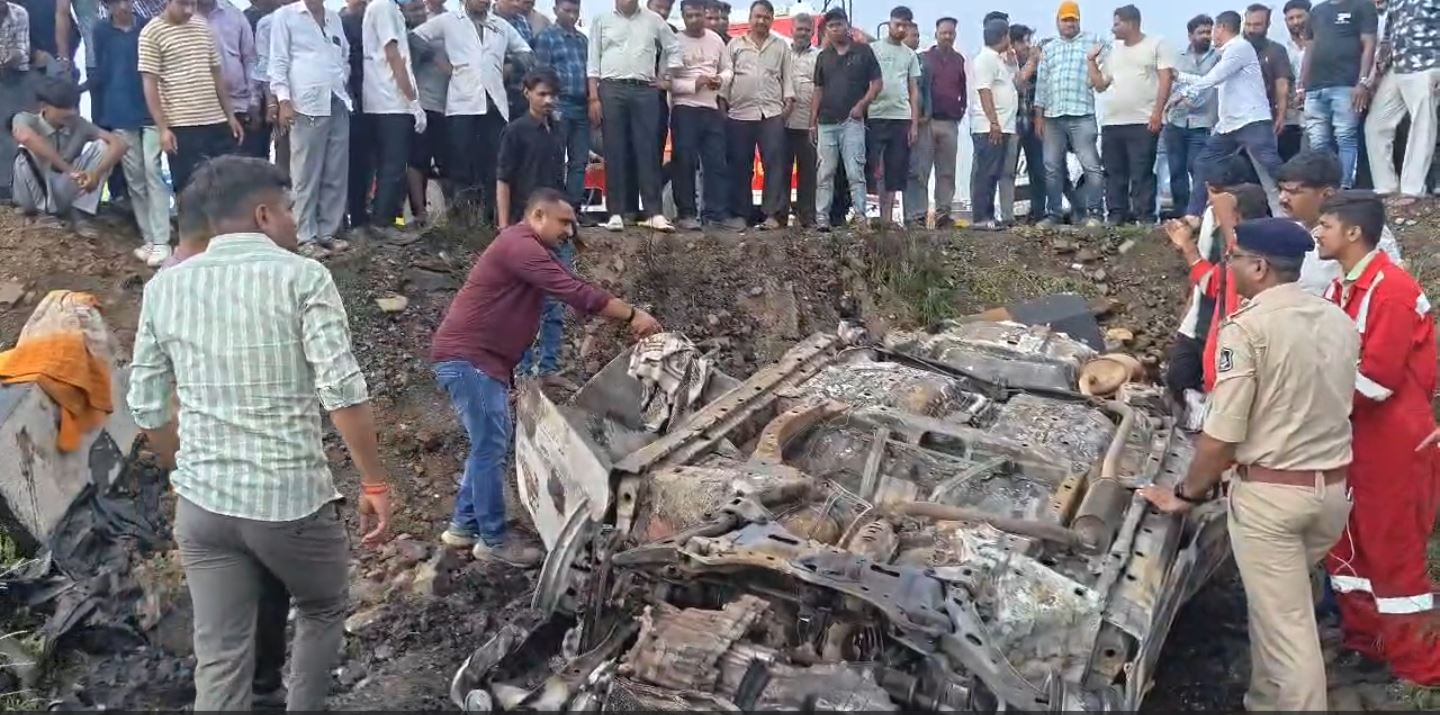 Dholera Car Accident: પત્ની-1 વર્ષના પુત્રનું મોત