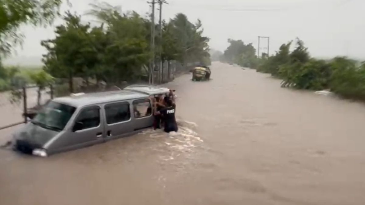 Calamity from the skies in Junagadh district