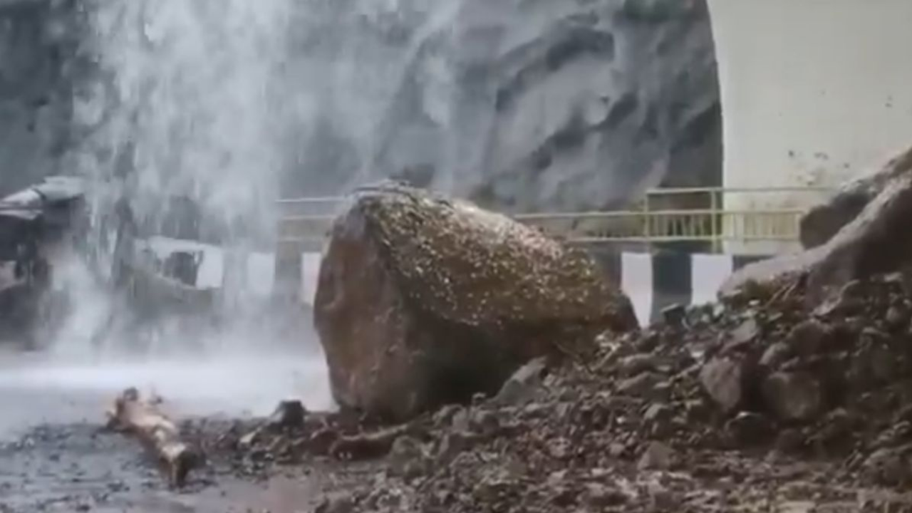Mumbai Pune Expressway Closed