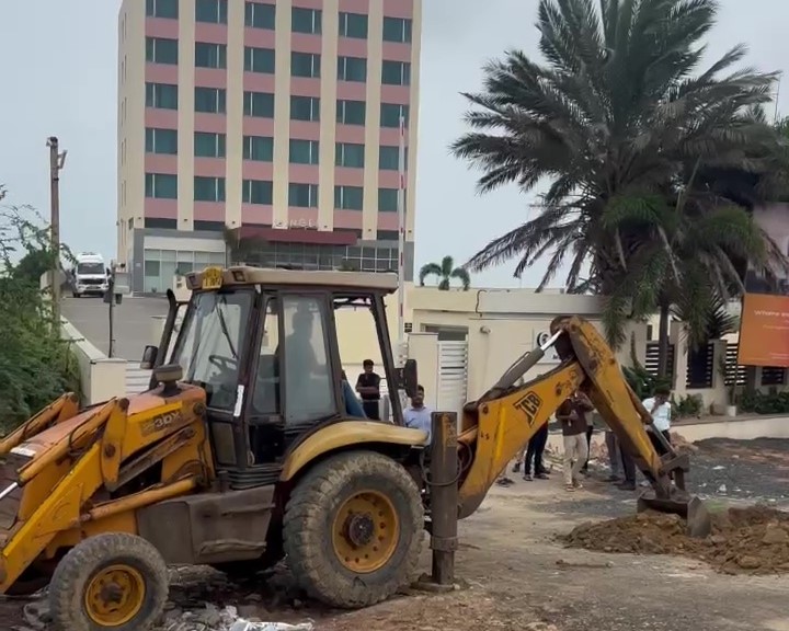 Encroachment Drive: 200 દબાણધારકો સામે કાર્યવાહી