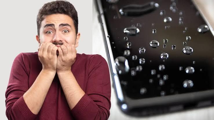 Smartphone Safety During Rain: ભીનો ફોન? પહેલા આ વાંચો