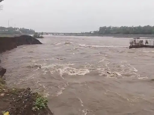 Purna River: બદલ્યો વહેણ, ખેડૂતો ચિંતામાં