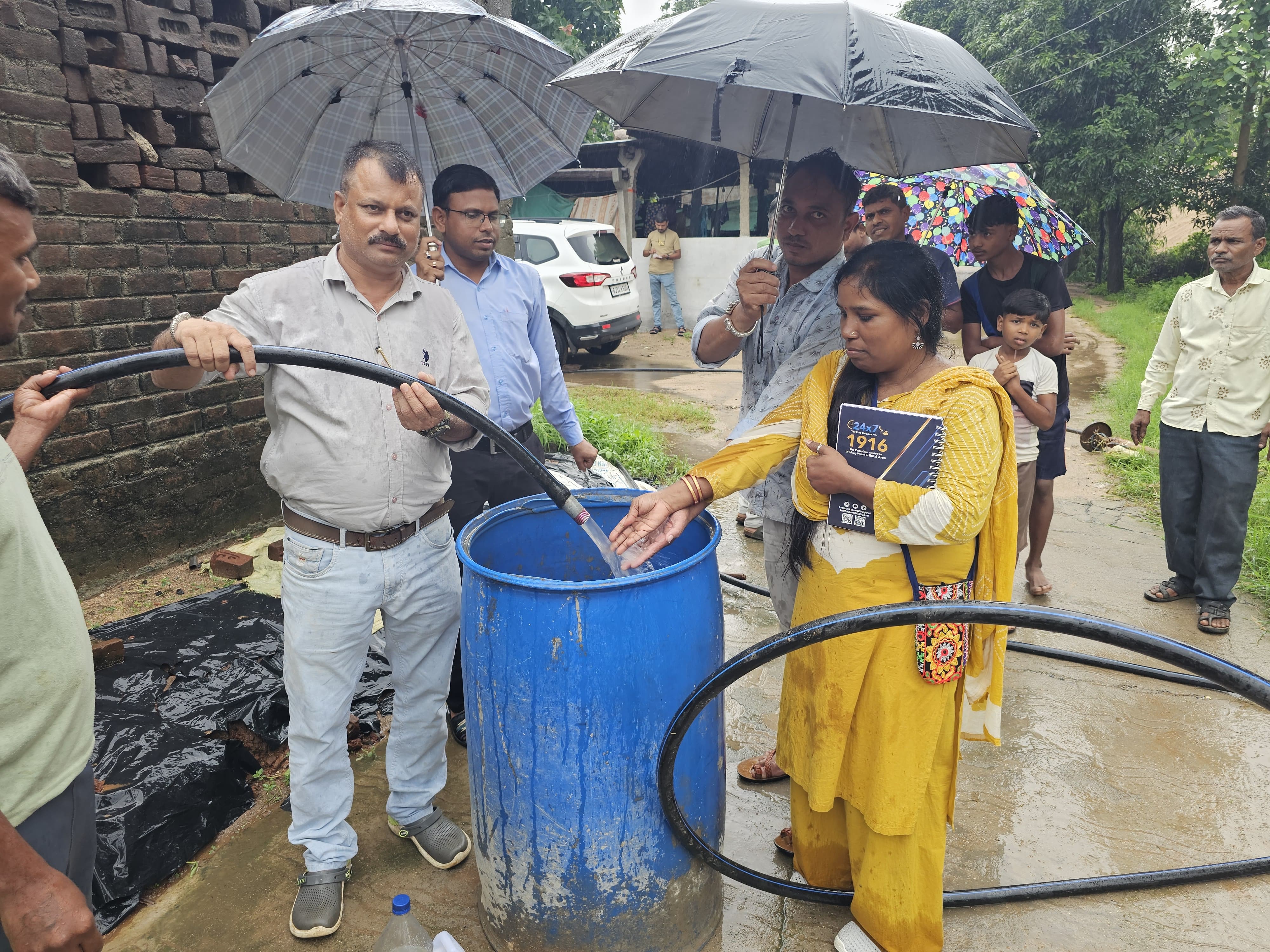 Borewell Hot Water: છોટાઉદેપુરમાં રહસ્યમય ઘટના
