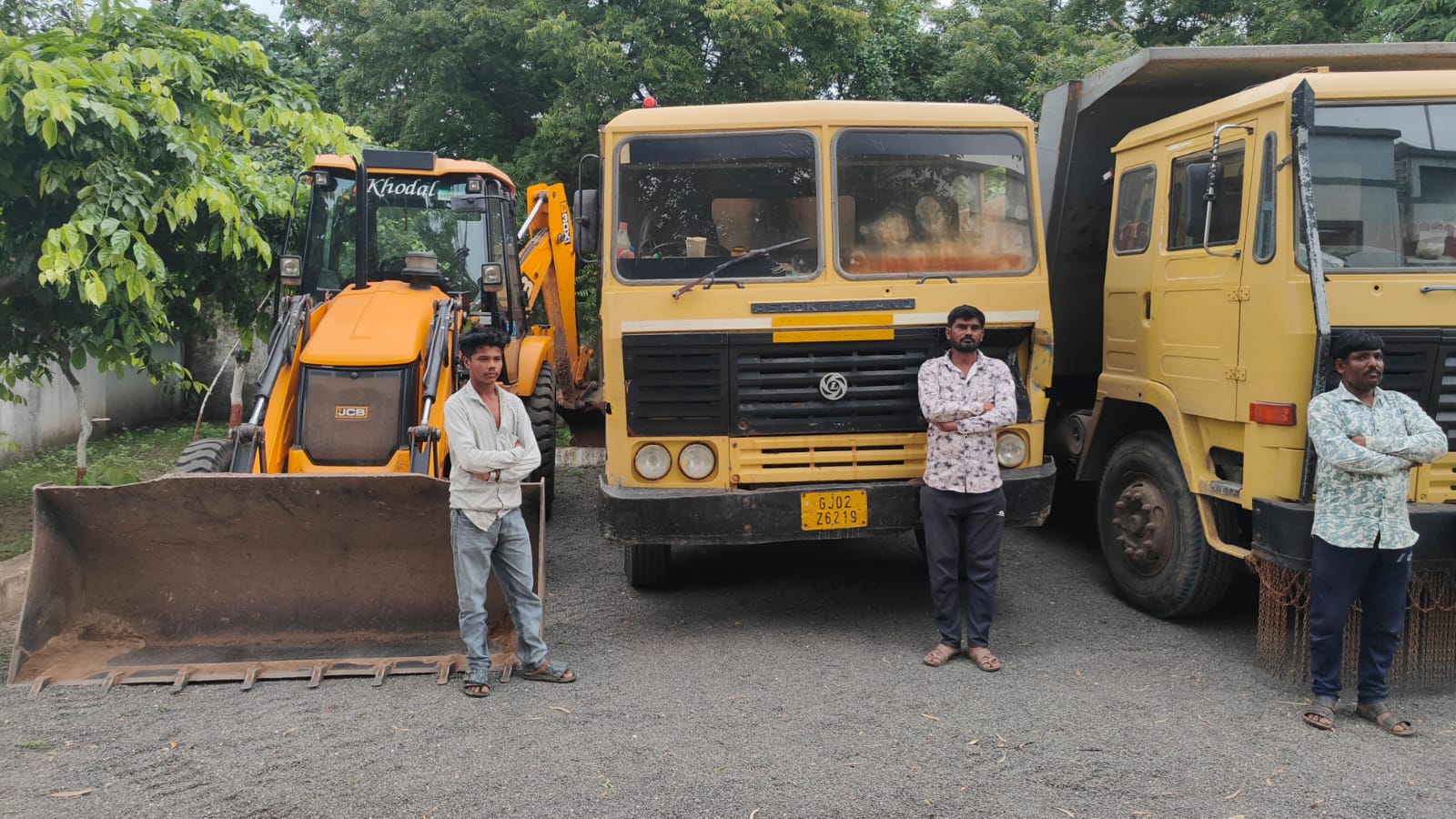 Illegal Mining Rajkot ₹1.39 કરોડનો મુદ્દામાલ જપ્ત, 4 ઝડપાયા