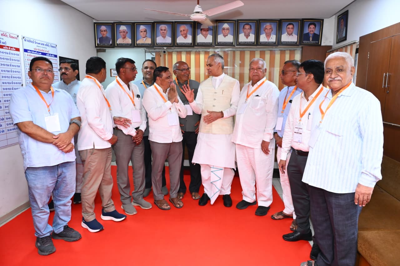 Acharya Devvrat: વિસનગર APMC ભોજનાલયની લીધી મુલાકાત