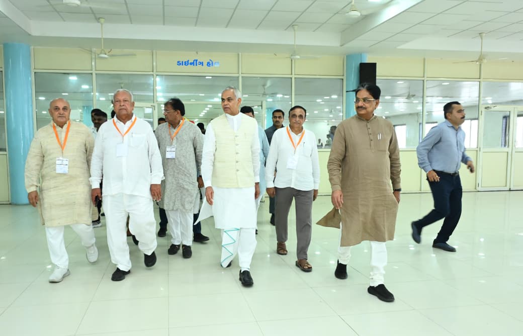 Acharya Devvrat: વિસનગર APMC ભોજનાલયની લીધી મુલાકાત