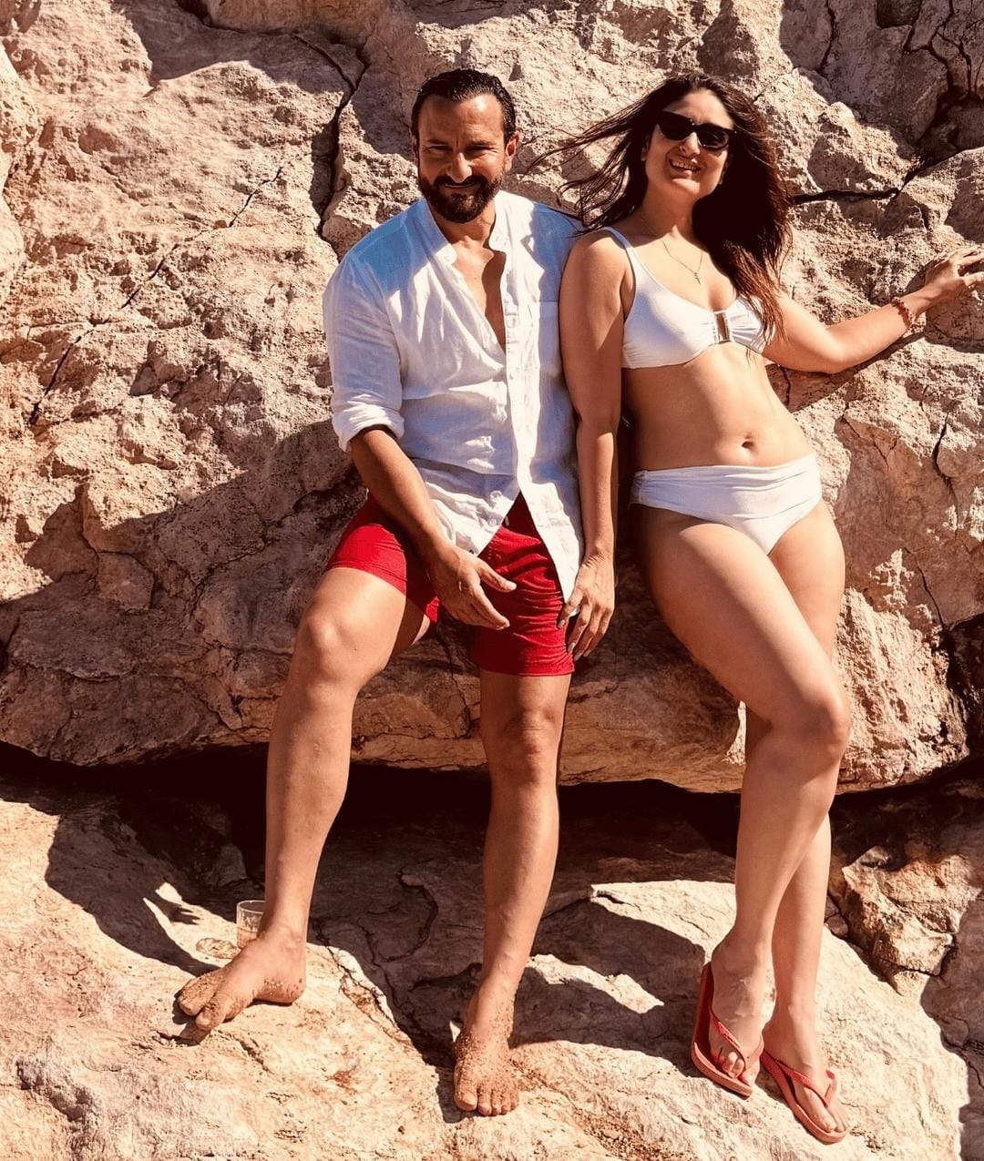 Kareena Kapoor Bikini Look: સૈફ સાથે રોમેન્ટિક તસવીરો વાયરલ