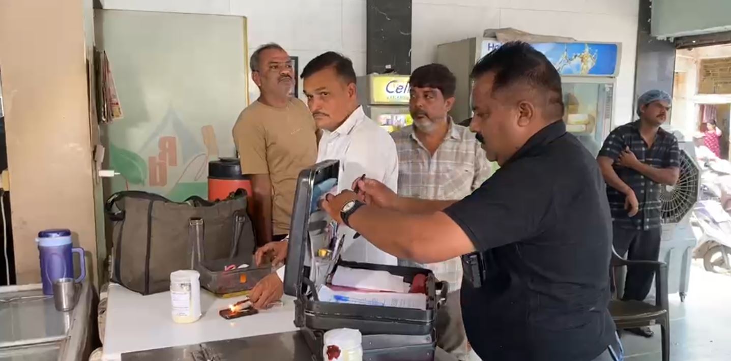 Ahmedabad AMC Raid એનાલોગ પનીર પ્રતિબંધ બાદ એક્શનમાં