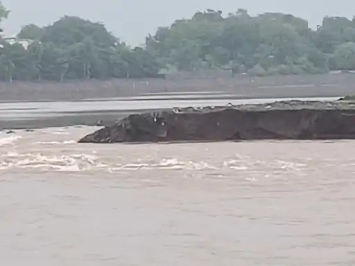 Purna River: બદલ્યો વહેણ, ખેડૂતો ચિંતામાં
