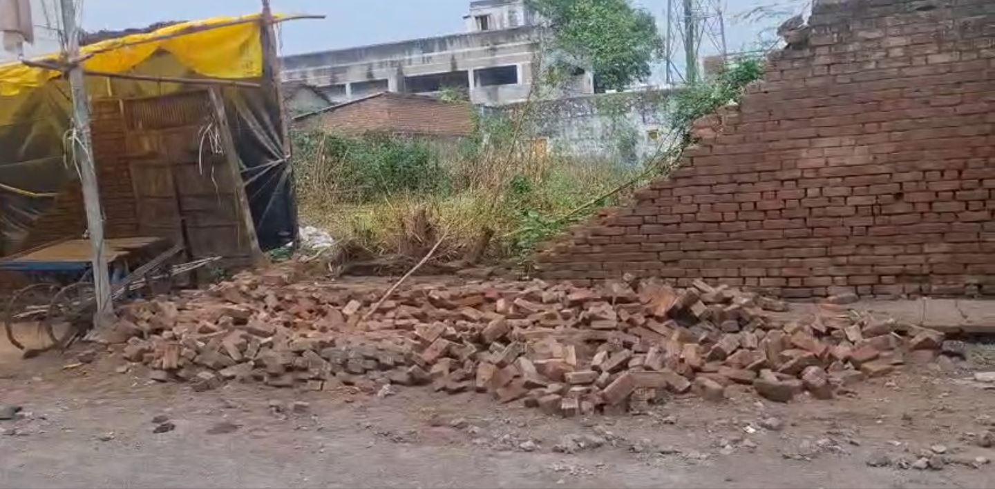 Ranpur Wall Collapse: રાણપુરમાં તંત્રની બેદરકારી સામે સવાલ