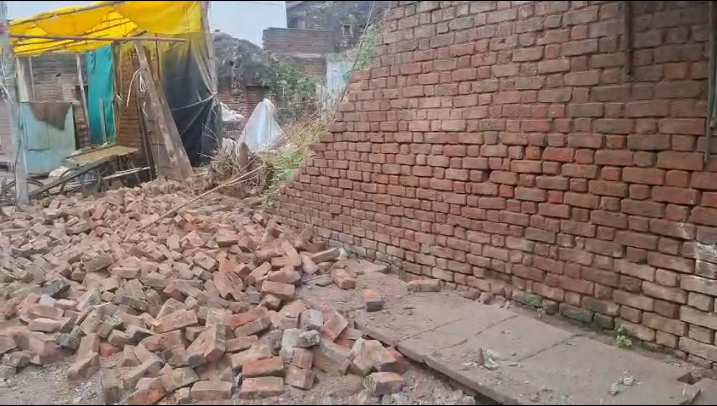 Ranpur Wall Collapse: રાણપુરમાં તંત્રની બેદરકારી સામે સવાલ