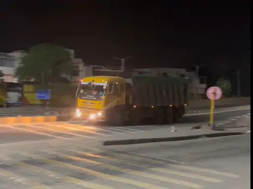 Patan overloaded trucks: બેફામ દોડથી અકસ્માતનો ભય