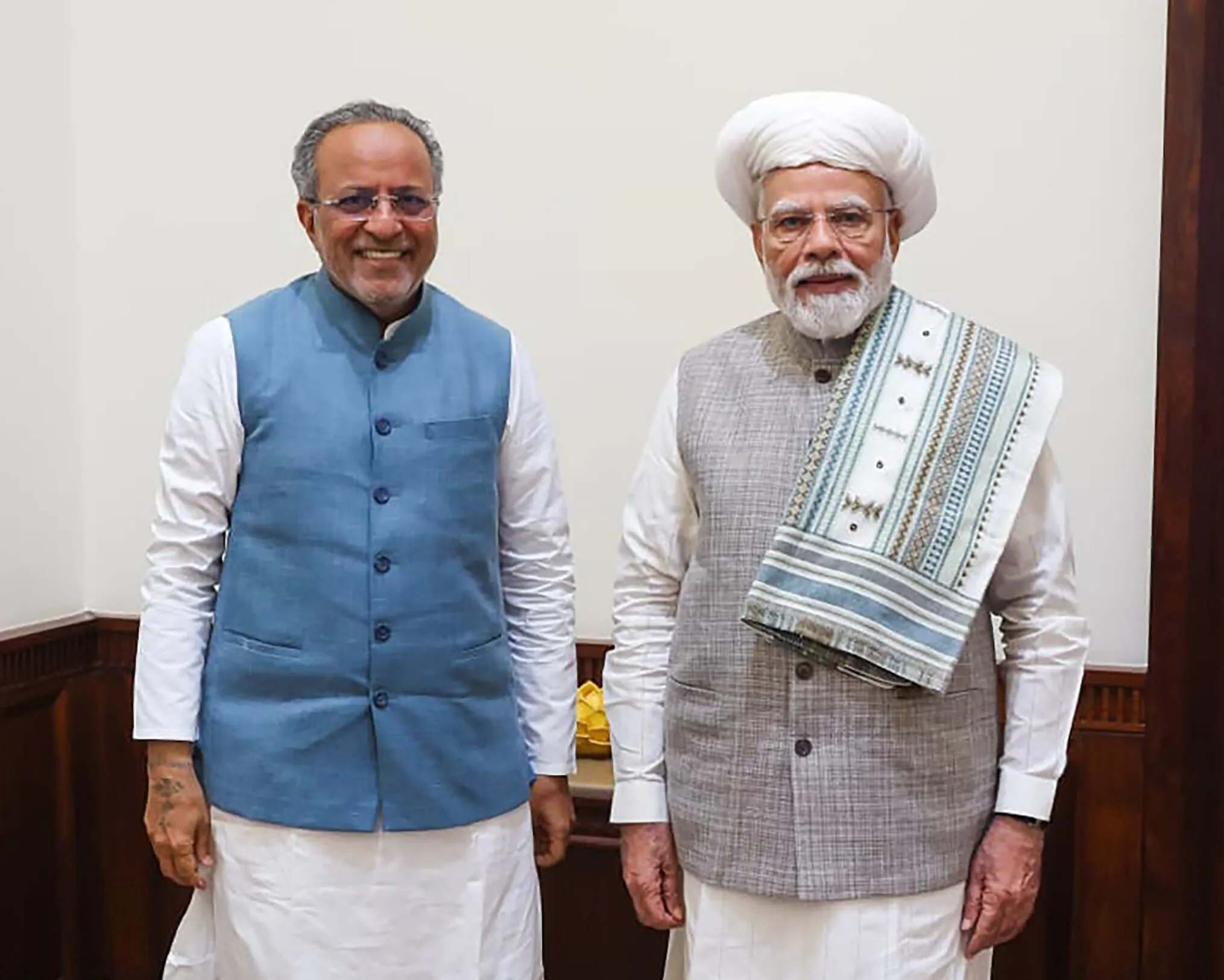 Arjun Modhwadia PM મોદીને મળ્યા