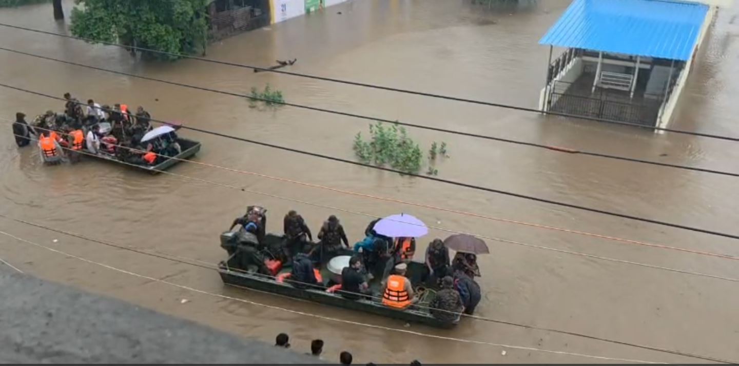 Gujarat Rain: અનેક જિલ્લામાં હાઈ એલર્ટ