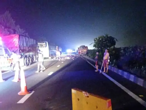 Vadodara Ahmedabad Express Highway Acciden 