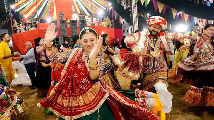 VHP Garba Guidelines: 12 મુદ્દાની ગરબા ગાઈડલાઈન: શું જનતા માનવા બંધાયેલી છે?