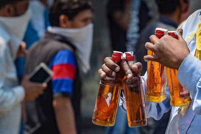 Tamil Nadu Liquor Bottle Charge: બોટલ પર ₹10 વધારાના