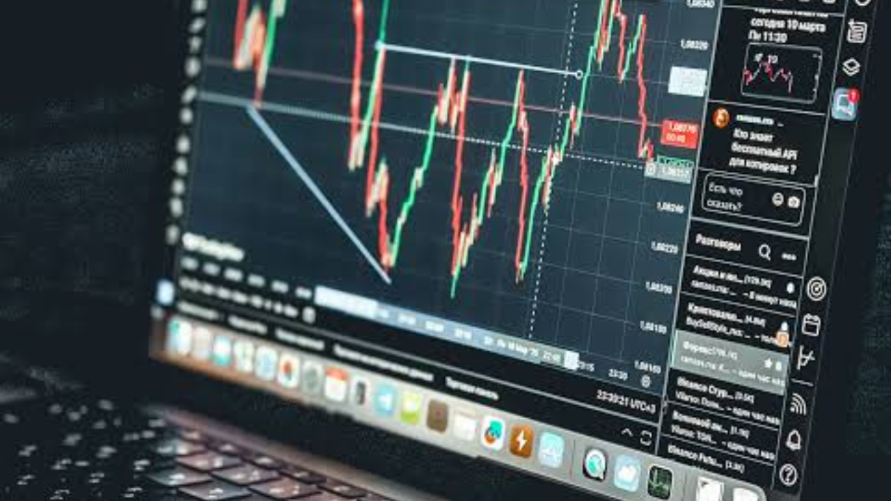 Stock Market Today: સેન્સેક્સ 53 પોઈન્ટ ઉપર, ટ્રેન્ટમાં 10% તેજી