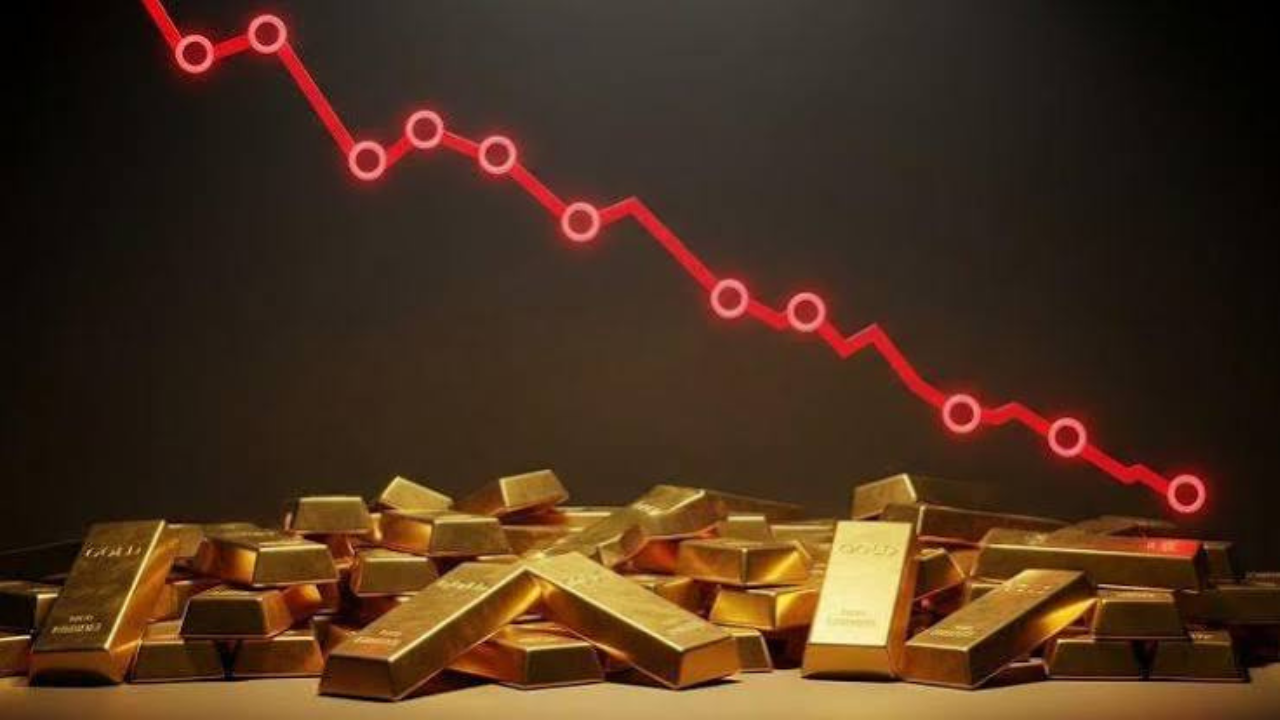 Gold Silver Price: દિવાળી પહેલાં સોનું ₹14 હજાર સસ્તું, ચાંદીમાં મોટો ઘટાડો; હવે ખરીદવું કે રાહ જોવી?