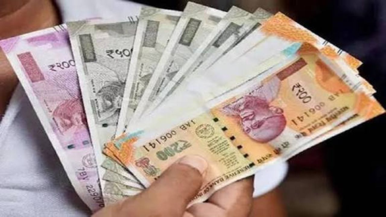 DA Hike: સરકારી કર્મચારીઓના પગારમાં 3% વધારો, 4 મહિનાનું એરિયર કેટલું મળશે?