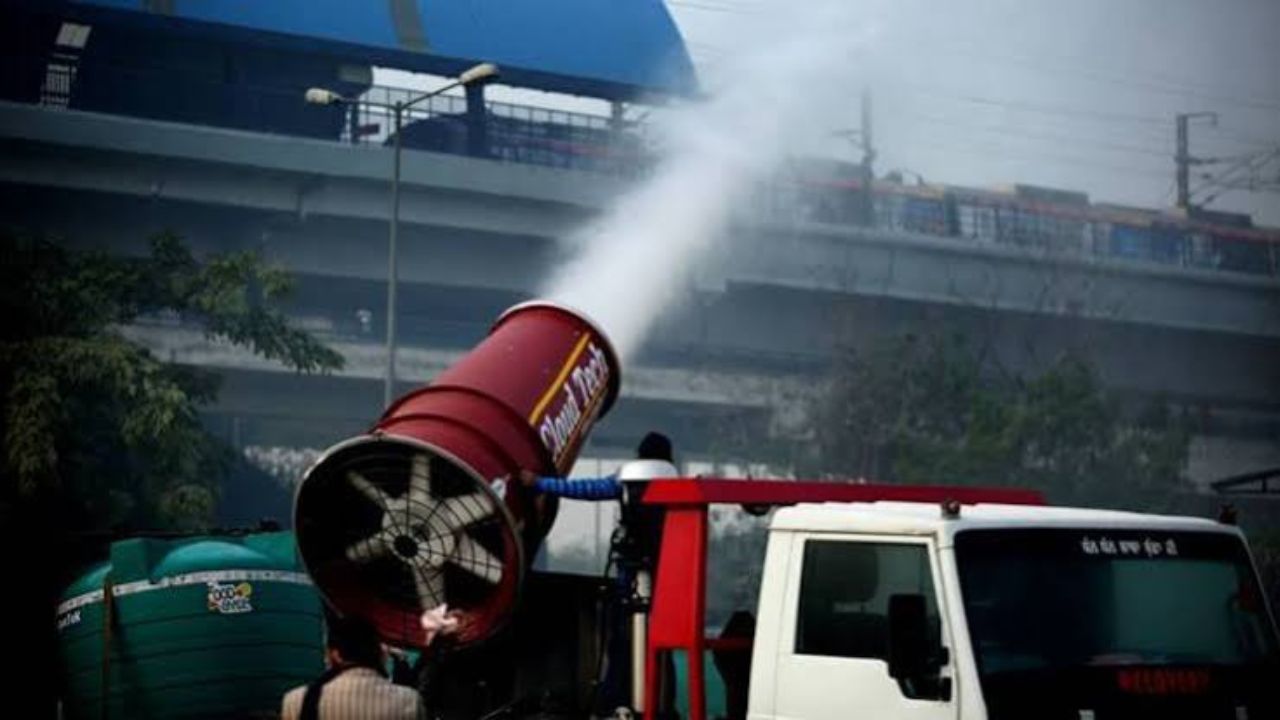 Delhi Pollution: સુપ્રીમ કોર્ટનો સવાલ- વિરાટ કોહલી જેવા લોકોની મદદ કેમ નથી લેતા?