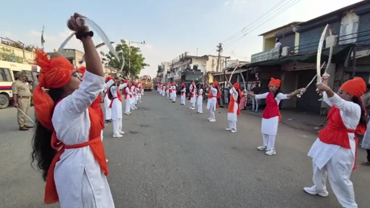 Himmatnagar Dussehra: 35 ફૂટના રાવણનું દહન જોવા ઉમટ્યું જનમેદની